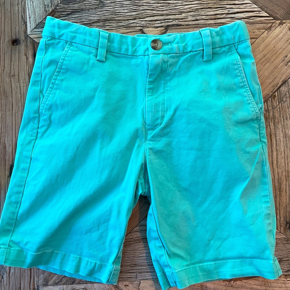 Vineyard Vines boys chino shorts. Teal color size 10.